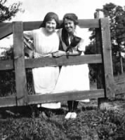 Minnie Goodrich & Blanche Rushworth c 1922
