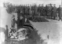 mass grave wounded knee.jpg