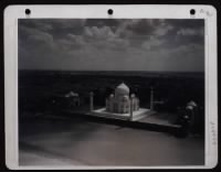 A Curtiss C-46 Over The Taj Mahal. Filed- War Theatre 3 #20 (India) - Airplanes - Curtiss C-46. - Page 1