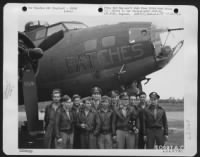 Capt. Cunningham And Crew Of The 305Th Bomb Group Beside The Boeing B-17 "Flying Fortress" 'Patches'.  5 June 1943.  England. - Page 1
