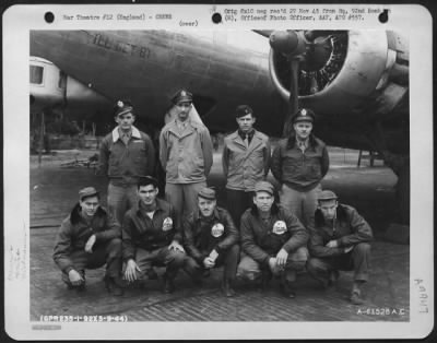 Consolidated > Crew Of The 92Nd Bomb Group Beside A Boeing B-17 "Flying Fortress" 'I'Ll Get By'.  England, 3 September 1944.