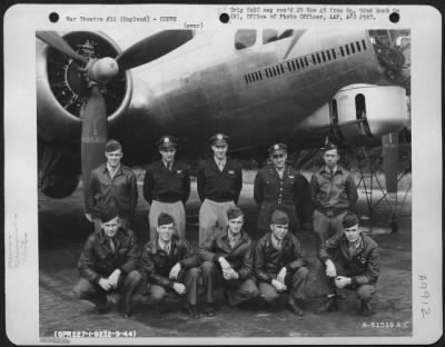 Consolidated > Lt. D'Ortona And Crew Of The 92Nd Bomb Group Beside A Boeing B-17 Flying Fortress.  England, 2 September 1944.