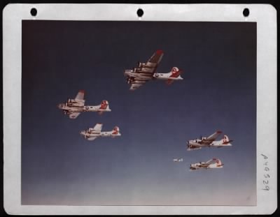 Boeing > Boeing B-17S Of The 8Th Air Force In Practice Formation Over Engand.