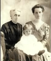 Lua Akers Dancey & her Mother, Hattie Detwiler Akers, and Daughter, Alice Dancey