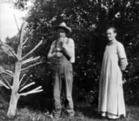 Thumbnail for Jesse & Martha Wood & jar tree.JPG