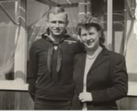USN, Richard C Linsenmaier and his bride, Janet (Holmes) Linsenmaier.