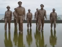 Douglas MacArthur Returns