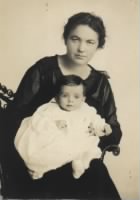 Florence Woodworth Gilman, with son Warren, 1920