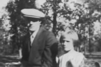 Hank Christoffer and niece Betty Groettum