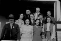 AW-and-relatives-Ohio-1944.jpg