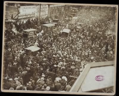 McGreevey Collection > Crowd outside South Side Park, 1906 World Series