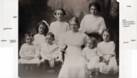 011-FH-MMM-008a Mary Morris Miles Age 16 with Full Family 1917.jpg