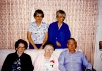 134-PH-FAMD-064c Mary Morris Miles Age 94 with Children Mary Ruth & Flora Annie & Helen Joyce & Morris Tura -- Sep 1995.jpg