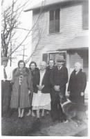 Karl Kuebeler and his sisters and family
