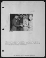 China - Capt. H. Lee Meadows, 26 Of 517 1/2 Lenox Ave., Daytona Beach, Florida, Receives The Oak Leaf Cluster To The Distinguished Flying Cross.  Lt. Colonel John C. Habeck, Commander Officer Of Meadows' 'Assam Dragon' Squadron, 'Flying Horse' Group, 14Th - Page 1