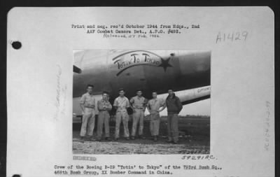 General > Crew Of The Boeing B-29 'Totin' To Tokyo' Of The 793Rd Bomb Sq., 468Th Bomb Group, Xx Bomber Command In China.