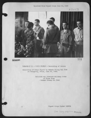 Ceremonies & Decorations > Decoration Of Tokyo Flyers By Madame Chiang Kai Shek At Chungking, China, June 29, 1942. Enlisted Men Received Military Order Of China From Madame Chiang Kai Shek.