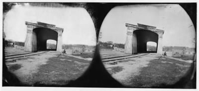 1391 - Richmond, Va. Ruins of Richmond & Danville Railroad bridge