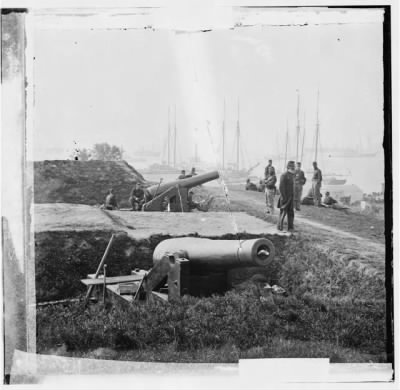 1512 - Yorktown, Virginia. Confederate Battery with 8-inch Columbiads