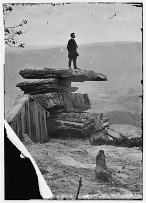 1667 - Chattanooga, Tennessee (vicinity). View of Umbrella Rock, Lookout Mountain