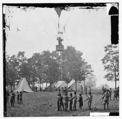1679 - Fair Oaks, Va. Prof. Thaddeus S. Lowe observing the battle from his balloon 'Intrepid'