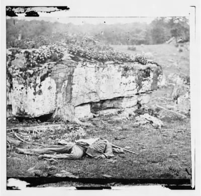 2869 - Gettysburg, Pennsylvania. Dead sharpshooter on the right of Confederate line