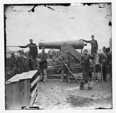 3560 - Arlington, Virginia. Soldiers of 4th New York heavy Artillery loading 24-pdr. siege gun on wooden barbette (Ingalls Battery? Fort Corcoran)