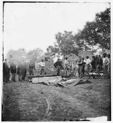 3727 - Fredericksburg, Va. Burial of soldiers
