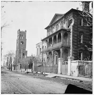 4089 - Charleston, South Carolina. Roman Catholic Cathedral, burnt by the great fire in 1861 and Dr. Gadsden's house damaged during the bombardment of Charleston