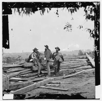 4885 - Gettysburg, Pa. Three Confederate prisoners