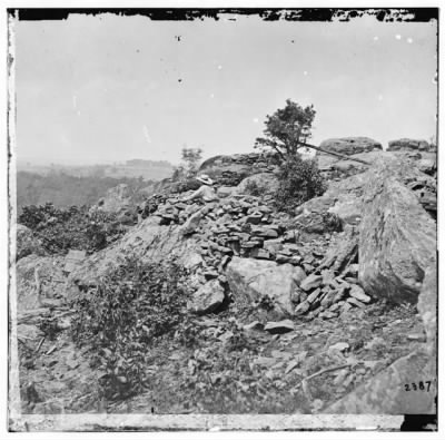 5016 - Gettysburg, Pa. Breastworks on left wing of the Federal line