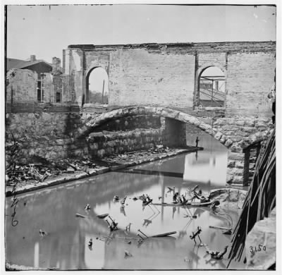 5670 - Richmond, Virginia. Ruins along the canal