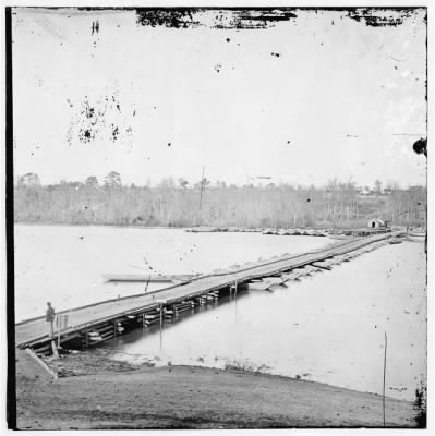 Thumbnail for 5989 - Pontoon bridge across the James River