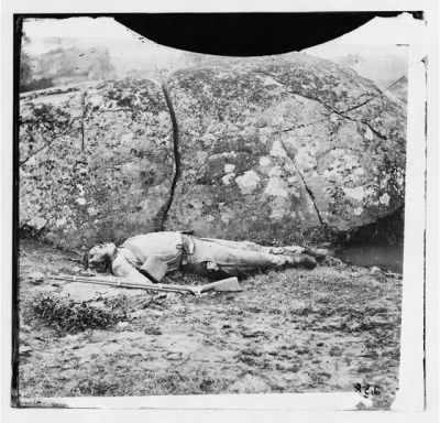 Thumbnail for 6113 - Gettysburg, Pennsylvania. Confederate sharpshooter killed by a shell