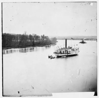 6118 - James River, Virginia. Gunboat COMMODORE PERRY and monitor on James River