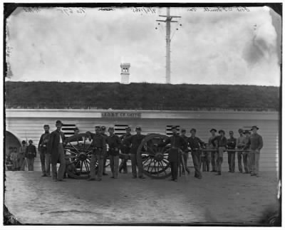 6751 - Arlington, Va. Gun crew of Company K, 2d New York Artillery, in Fort C. F. Smith
