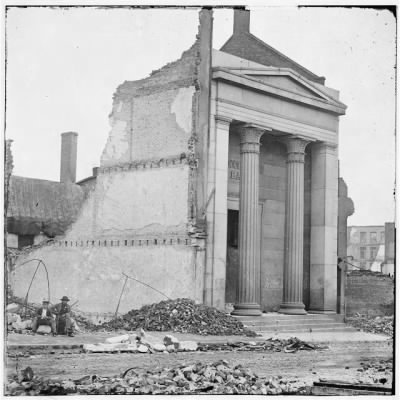 6752 - Richmond, Va. Ruins of the Exchange Bank (Main Street) with the facade nearly intact