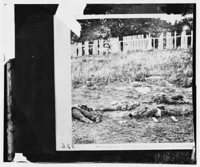 6774 - Antietam, Maryland. Dead soldiers on battlefield