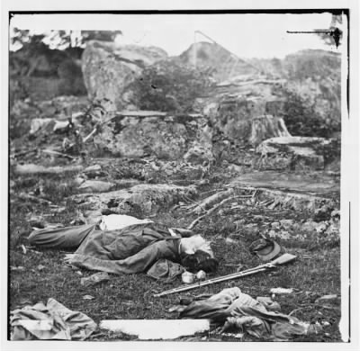 680 - Gettysburg, Pa. Dead Confederate soldiers in 'the devil's den'