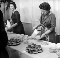 Christmas with Queen Juliana and Princess Beatrix