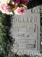 Arthur John Bogaard Headstone