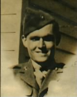 Roberts,Gilbert,marine1944.JPG