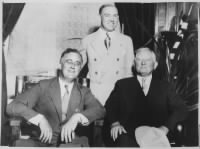 800px-Franklin_D._Roosevelt,_Harry_Woodring,_and_John_Garner_in_Topeka,_Kansas_-_NARA_-_196071.jpg