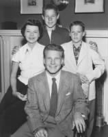 473px-Adv_of_Ozzie_and_Harriet_Nelson_Family_1952.jpg