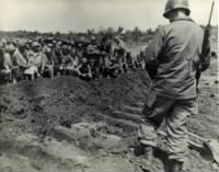 Funeral for Ernie Pyle on Okinawa, 1945.jpg