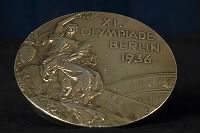 1936_Olympics_medal_front.jpg