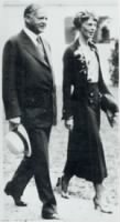 Herbert_Hoover_and_Amelia_Earhart.jpg