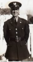 Leon in uniform 1942.jpg
