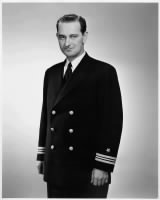 640px-Portrait_of_Lyndon_B._Johnson_in_Navy_Uniform_-_42-3-7_-_03-1942.jpg