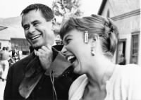 Glenn Ford and Shirley MacLaine.jpg